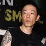 蔡磊目前仅存眼部活动能力